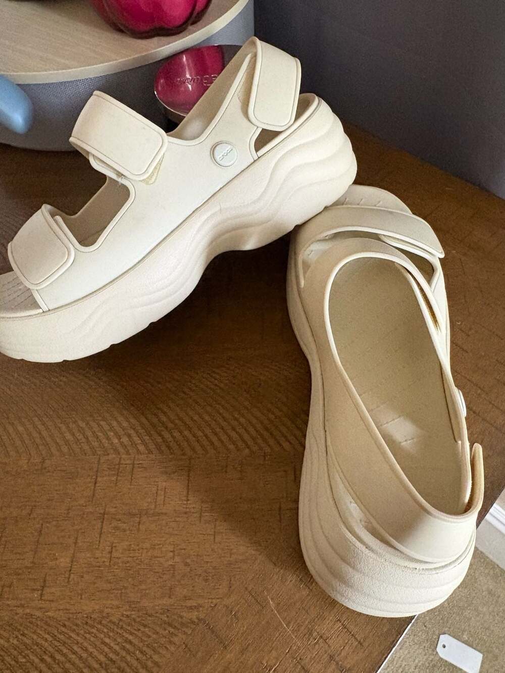 Crocs Skyline Sandal Size W8 Bone Platform
